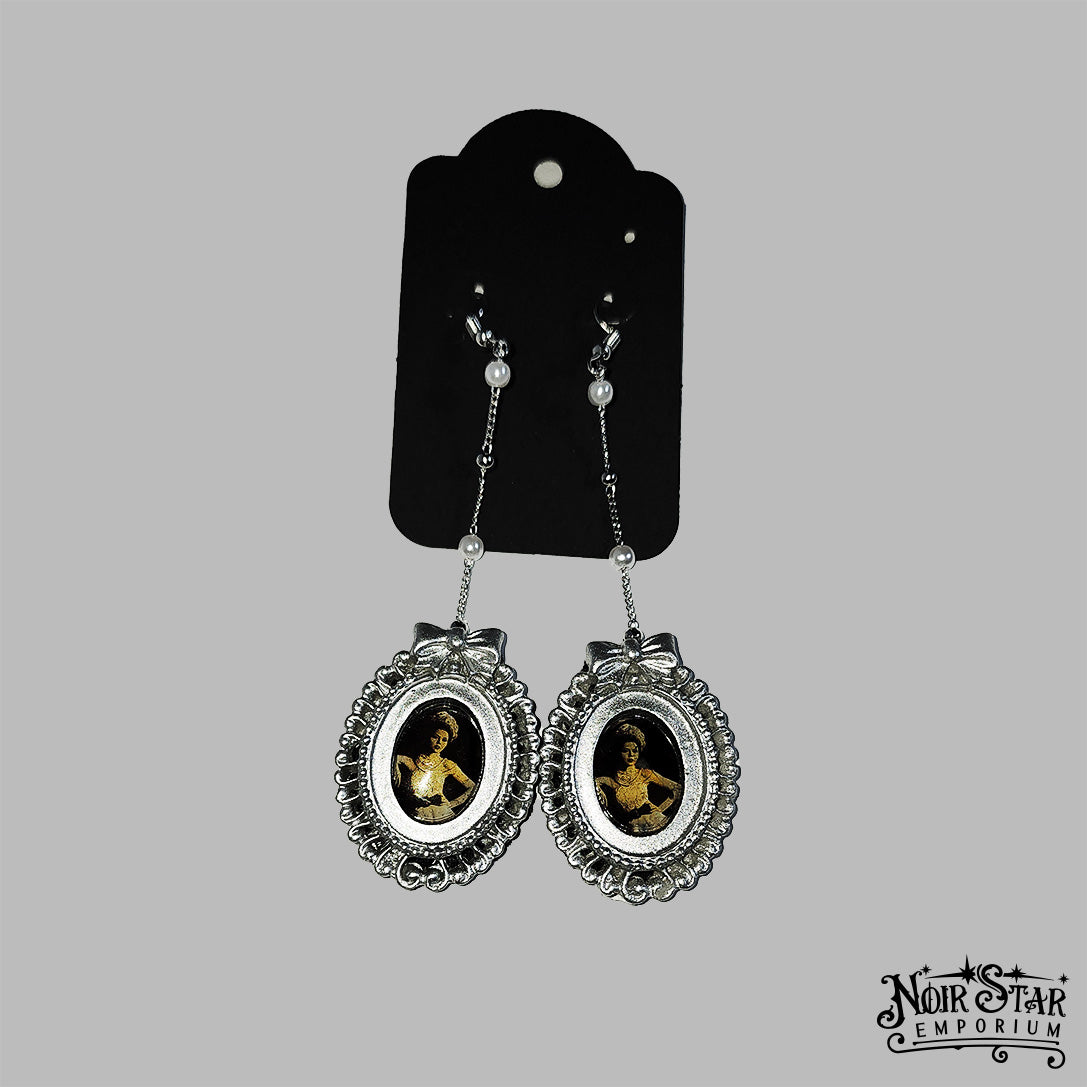 Victorian Portrait Elegance Earrings